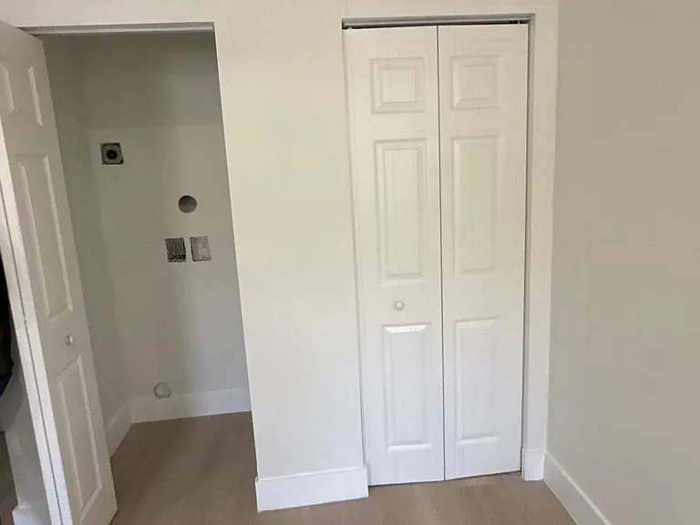 330 SW 5th Ave #2 — Photo 9