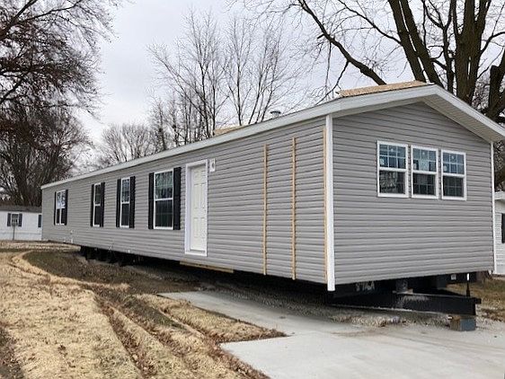 1st image of 76 Loraine Dr