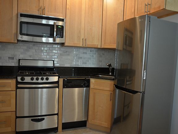 5th image of 216 E 28th St #2CR