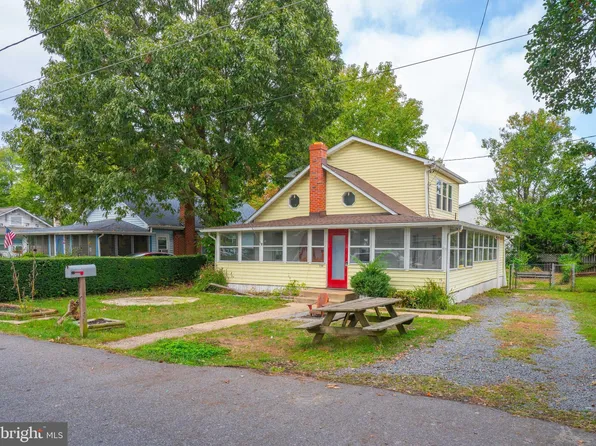 1196 Maple Ave, Shady Side, MD 20764