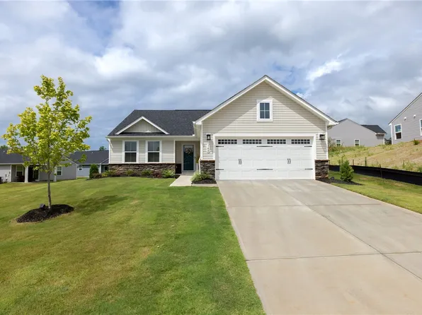 148 Garrison Farm Way, Seneca, SC 29678