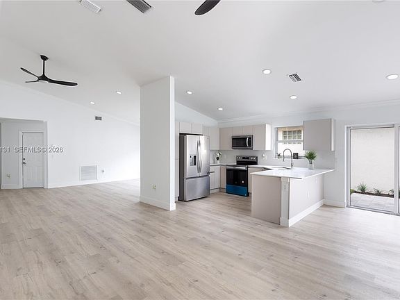 2nd image of 46 Gables Blvd