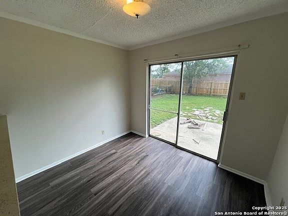 5th image of 402 Michelle Dr
