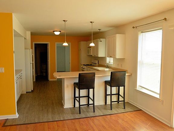 5th image of 25759 Liberty Ave
