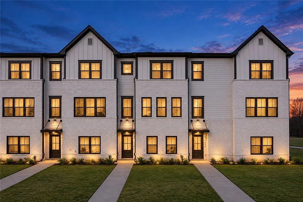3 bed, 3.5 bath, 2550 sqft, $3,150 — Photo 1