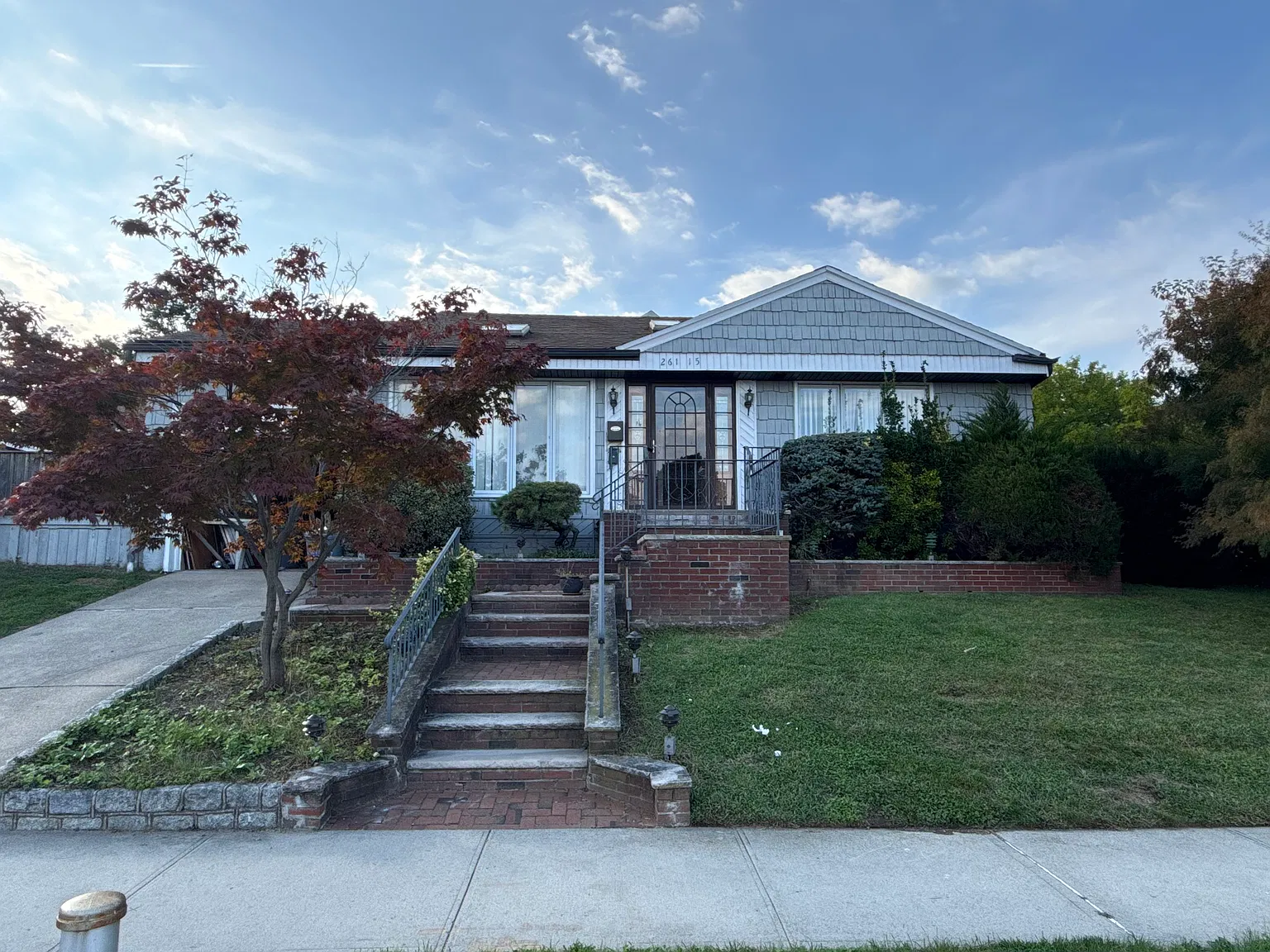 Bridgewater Ave, Glen Oaks — Photo 3