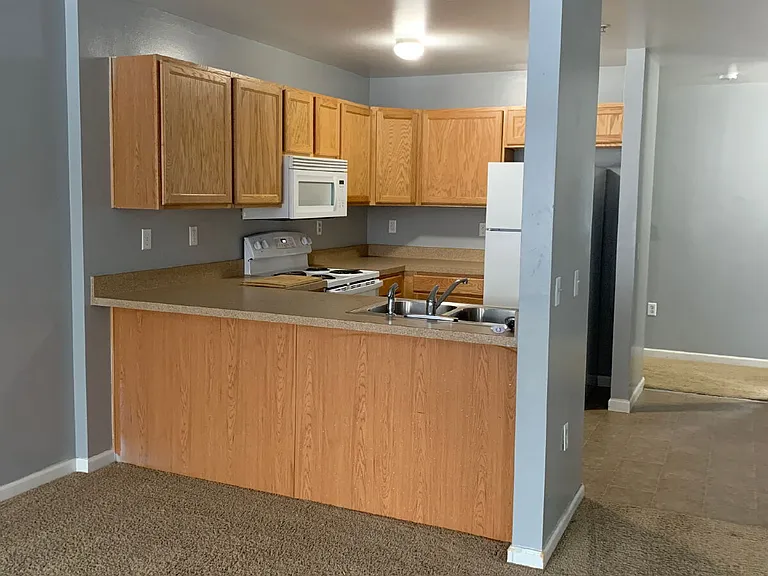 316 6th Ave SE #6 — Photo 4