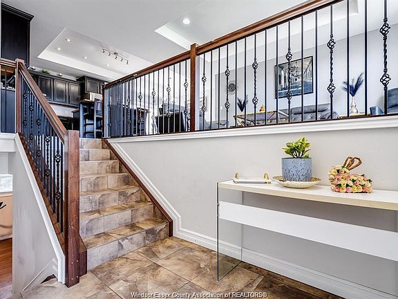 4th image of 53 Antonio Ct