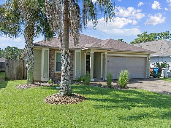 3rd image of 8147 Sierra St
