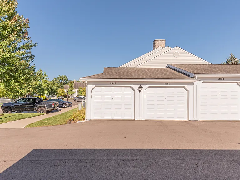 2646 S Knightsbridge Cir #1 — Photo 9