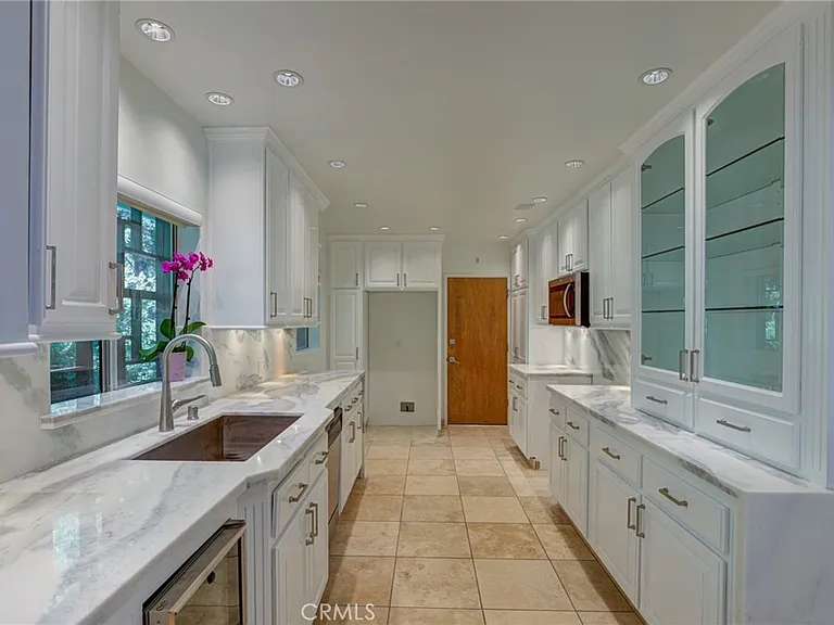 2740 Hutton Dr — Photo 6