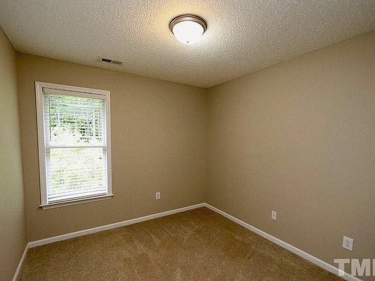 1009 Dual Parks Rd — Photo 6