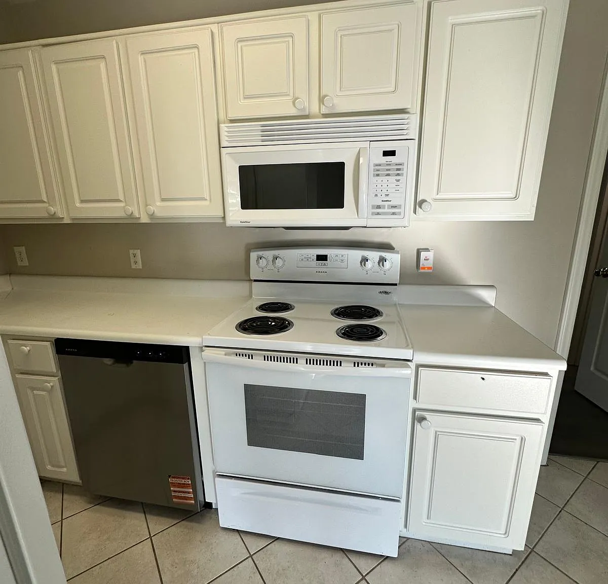 3 bed, 1320 sqft, $1,750 — Photo 4
