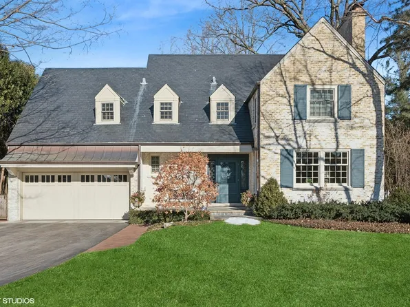 2822 Blackhawk Rd, Wilmette, IL 60091