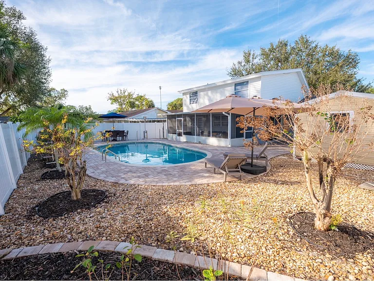 6820 Fountain Ave — Photo 23