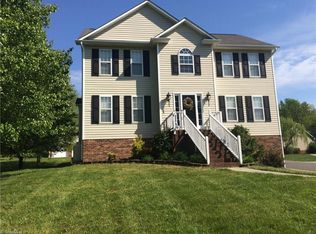 120 N Hills Dr, Mount Airy, NC 27030