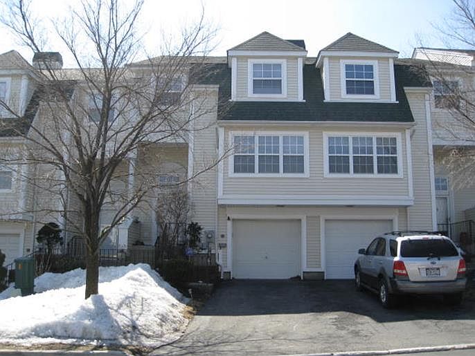 1st image of 119 Delafield Ln #119