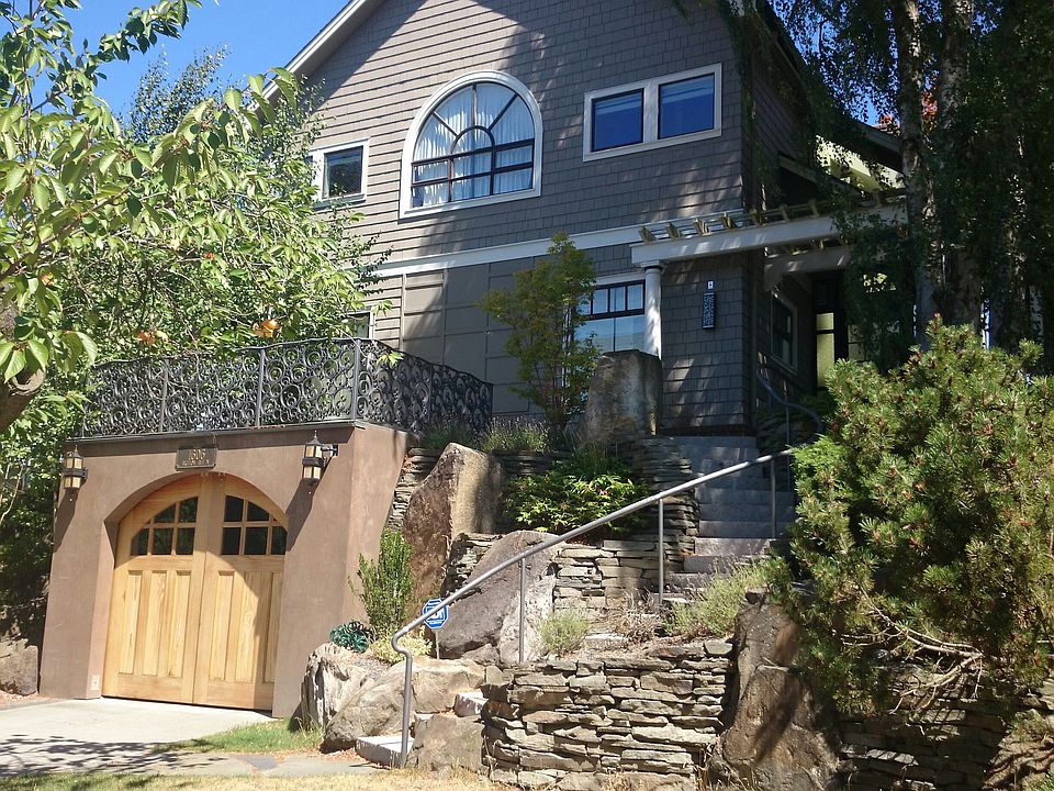 1st image of 1606 Bigelow Ave N