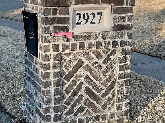 Detailed Brick Mailbox