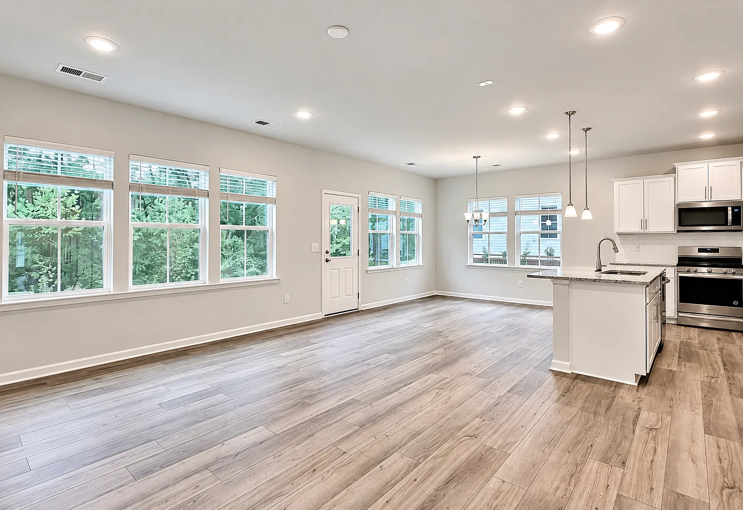 3 bed, 1872 sqft, $2,100 — Photo 4