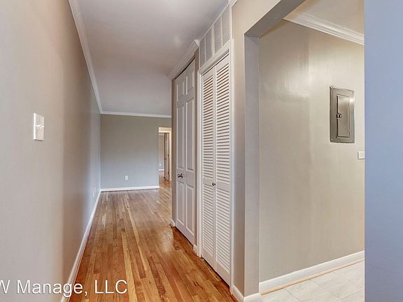 4th image of 10423 Montrose Ave APT 204