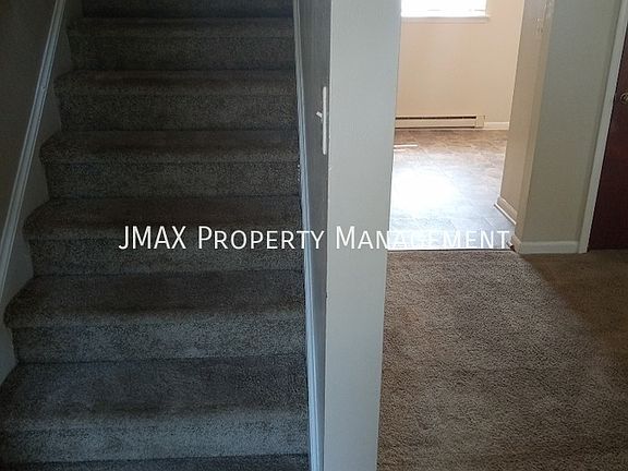 3rd image of 1629 Redwood Rd SE #1629