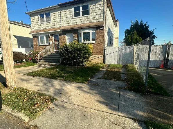 528 Riga St, Staten Island, NY 10306