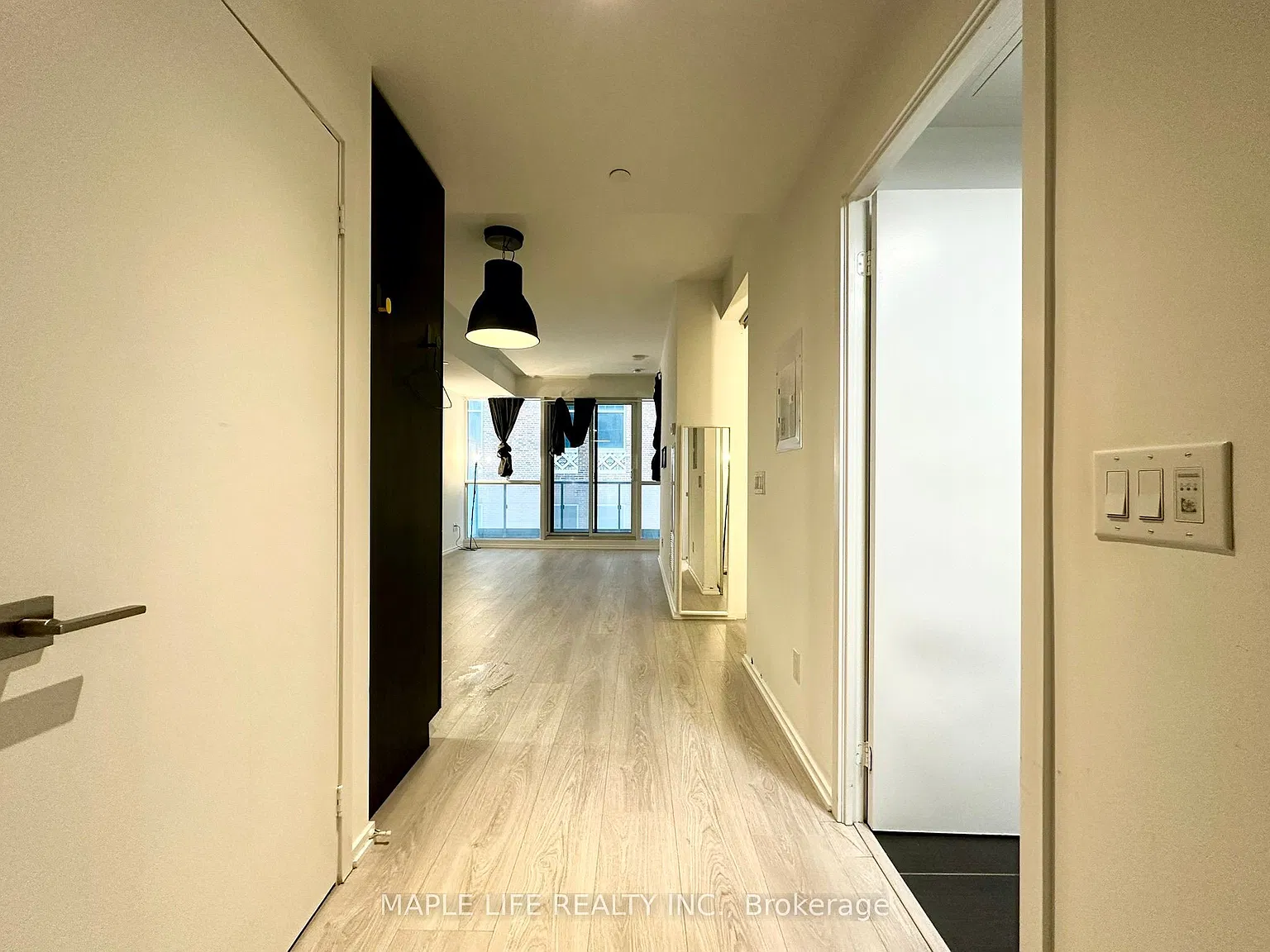 2 bed, $2,400 — Photo 4