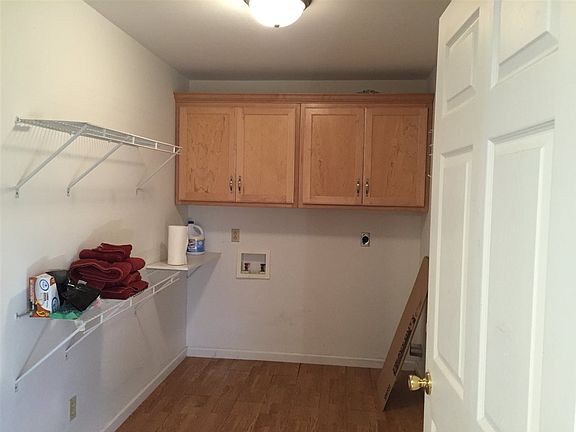 3rd image of 3030 Elaine Ave