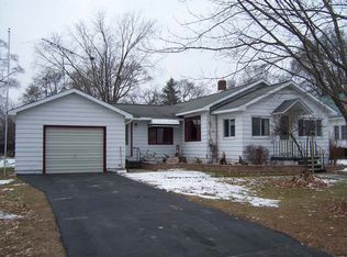 617 Prairie St, Clare, MI 48617