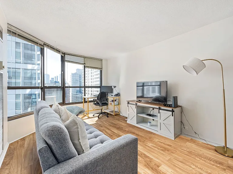 405 N Wabash Ave #405 — Photo 5
