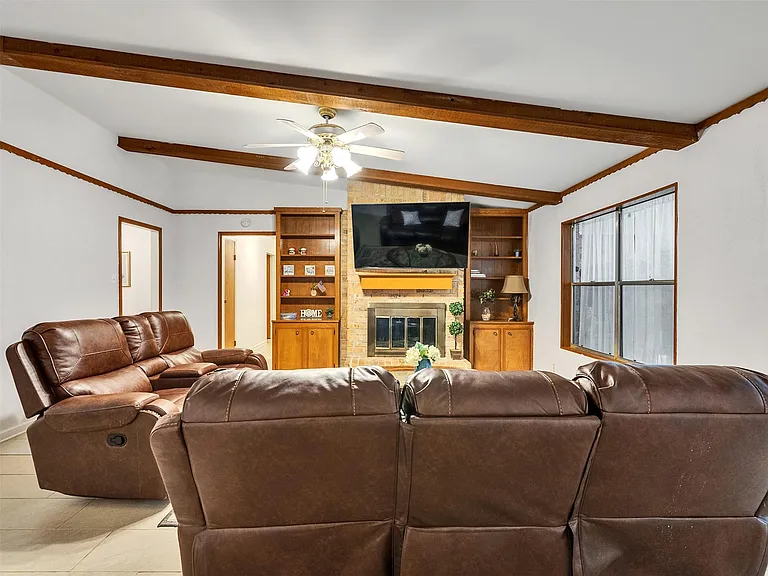 4002 Thistledown Dr — Photo 21