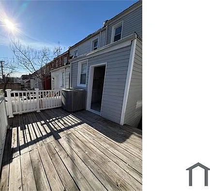 619 N Clinton St — Photo 8