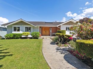 474 Fairway Dr, North Vancouver, BC V7G 1L5
