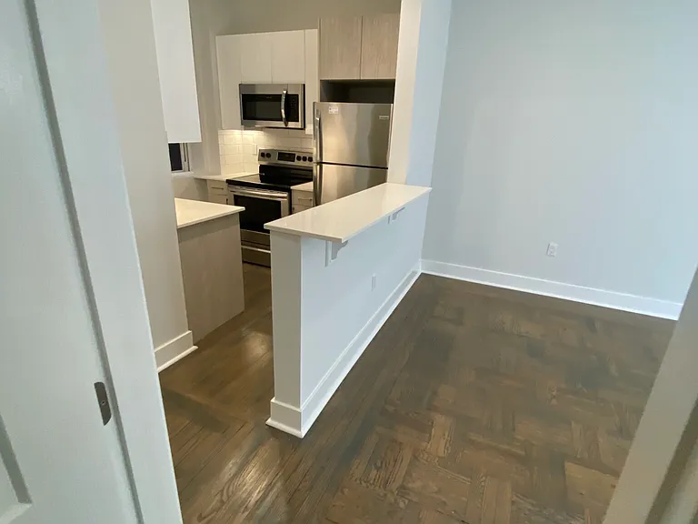 51 Queensberry St #4 — Photo 3
