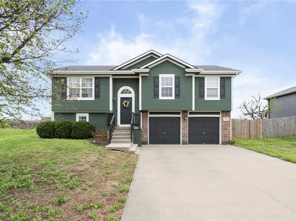 705 Fall Creek Cir, Belton, MO 64012