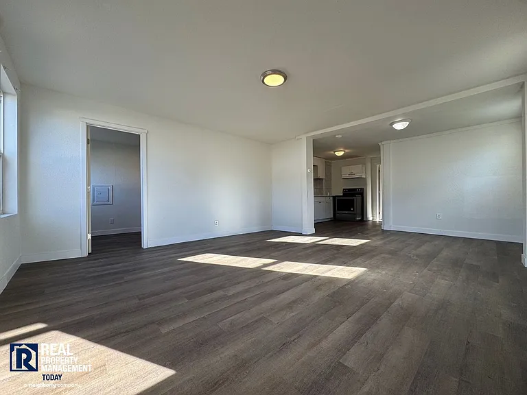 Hallassan Investments - Woo - 204-212 — Photo 5