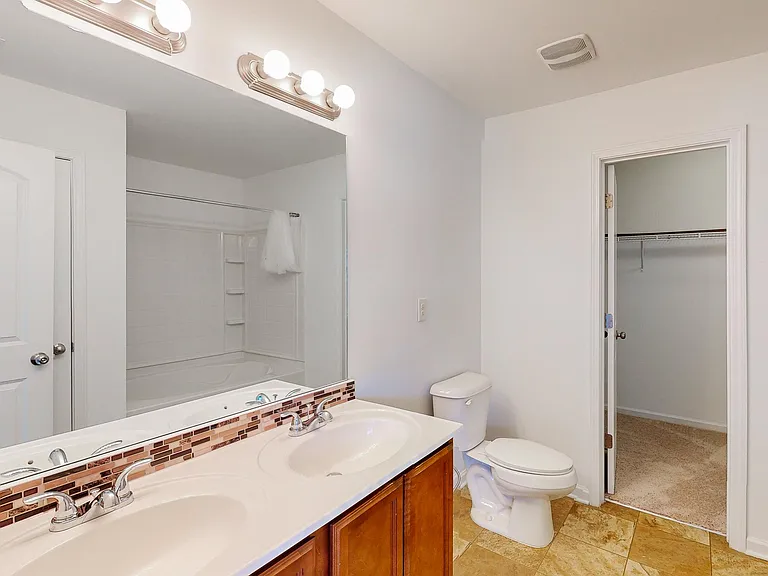 Laurel Ridge Dr — Photo 5