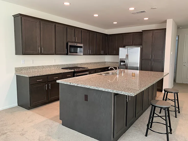38505 Fairfield Hts — Photo 4