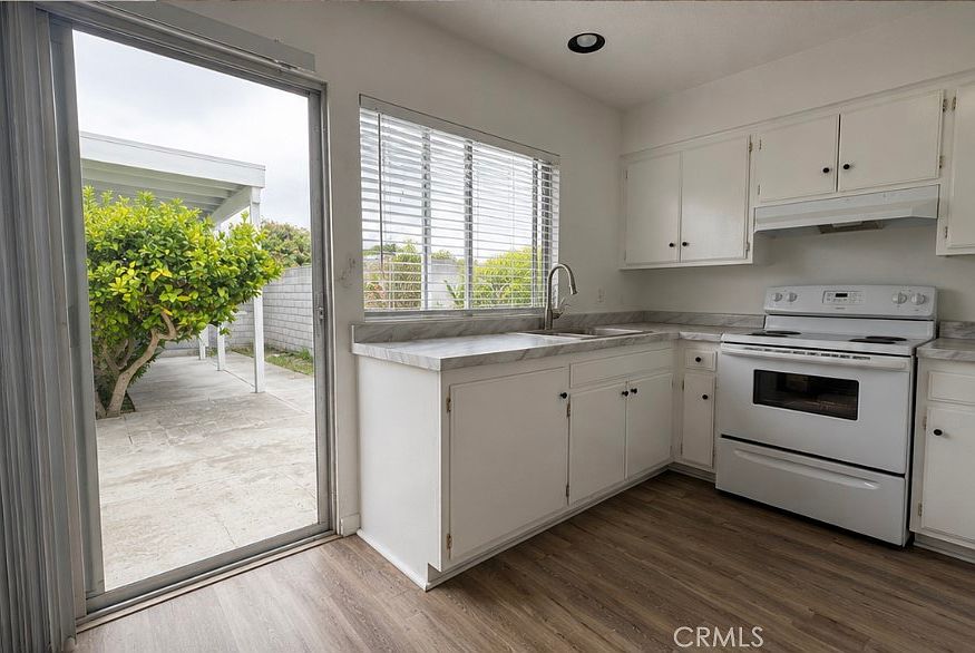 1st image of 3875 Vista Campana S