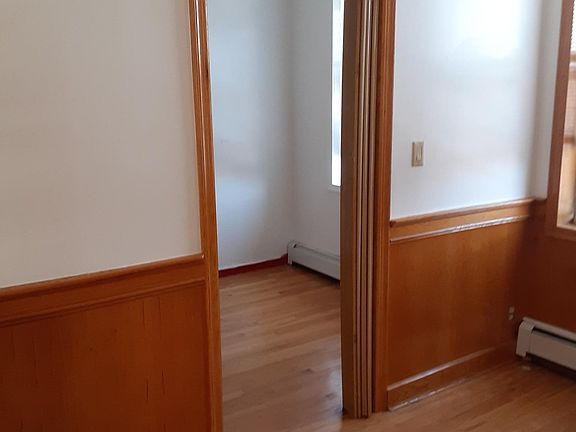 4th image of 10220 Corona Ave