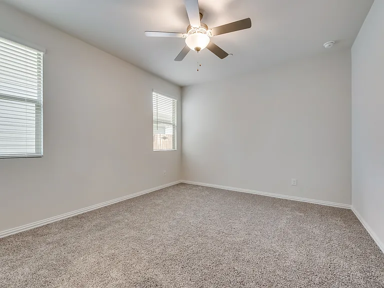 210 Olympus St — Photo 14
