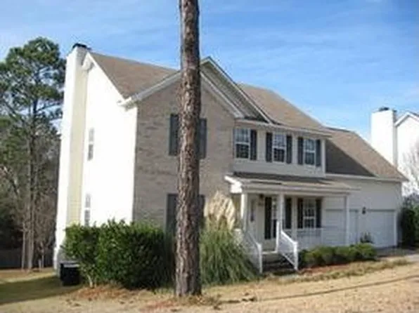5325 Miranda Dr, Hope Mills, NC 28348