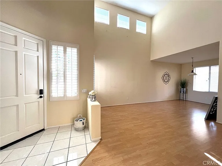 15201 Riviera Ln — Photo 4