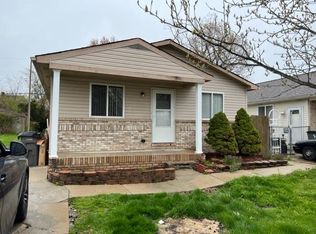 34142 Vinita St, Clinton Township, MI 48035
