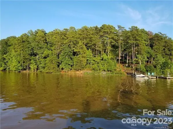 205 Kingfisher Ct #24, Badin Lake, NC 28127