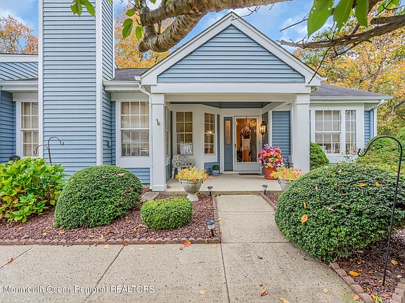 2nd image of 1003 Buckingham Drive #B