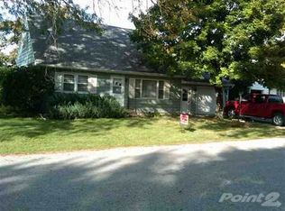 107 Midway Dr, Columbus Junction, IA 52738