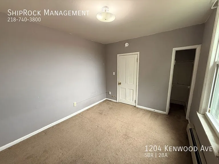 1204 Kenwood Ave — Photo 19