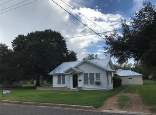 310 S Ridge St, Hallettsville, TX 77964